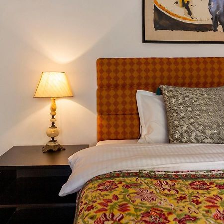 Neelam Bed & Breakfast Kolkata Exterior photo